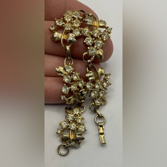 Vintage Gold Tone Linked Bracelet with Faceted Crystal Clusters - Picture 6 of 7